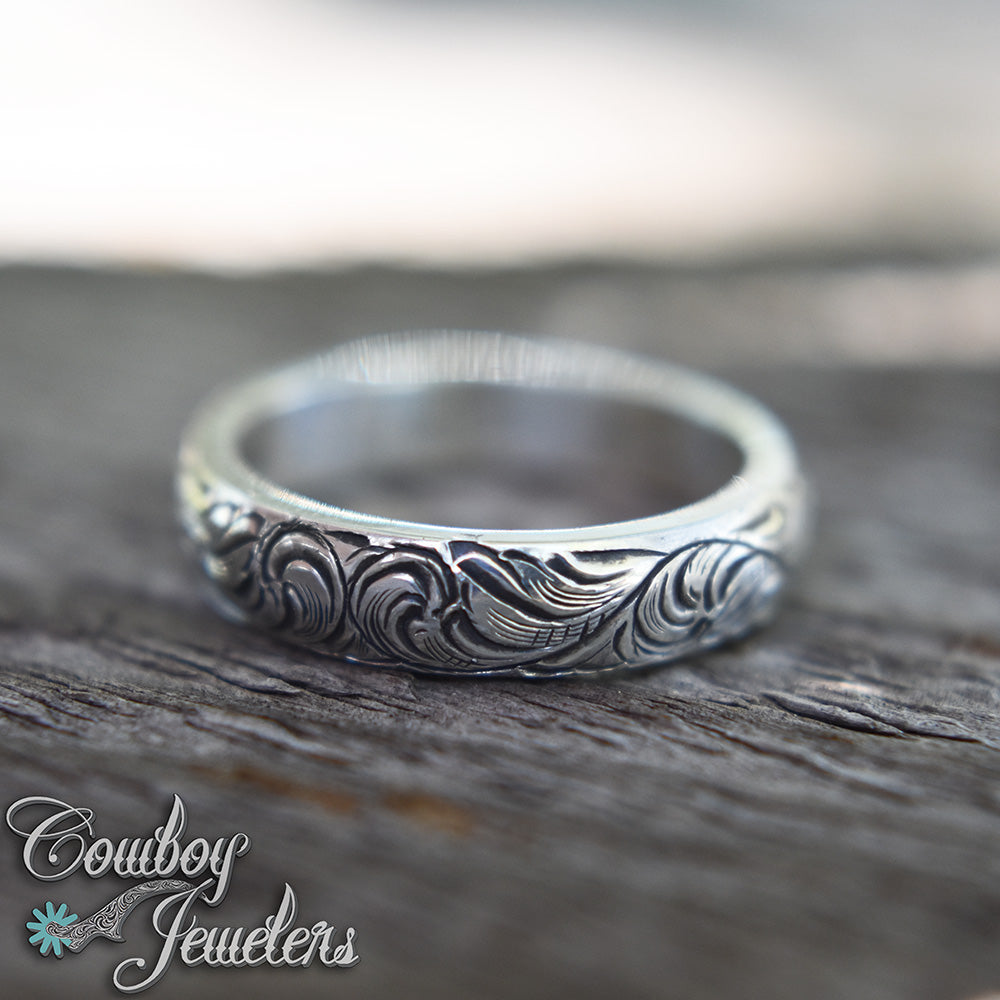 Hand engraved band with antique finish 4mm wide - 5034